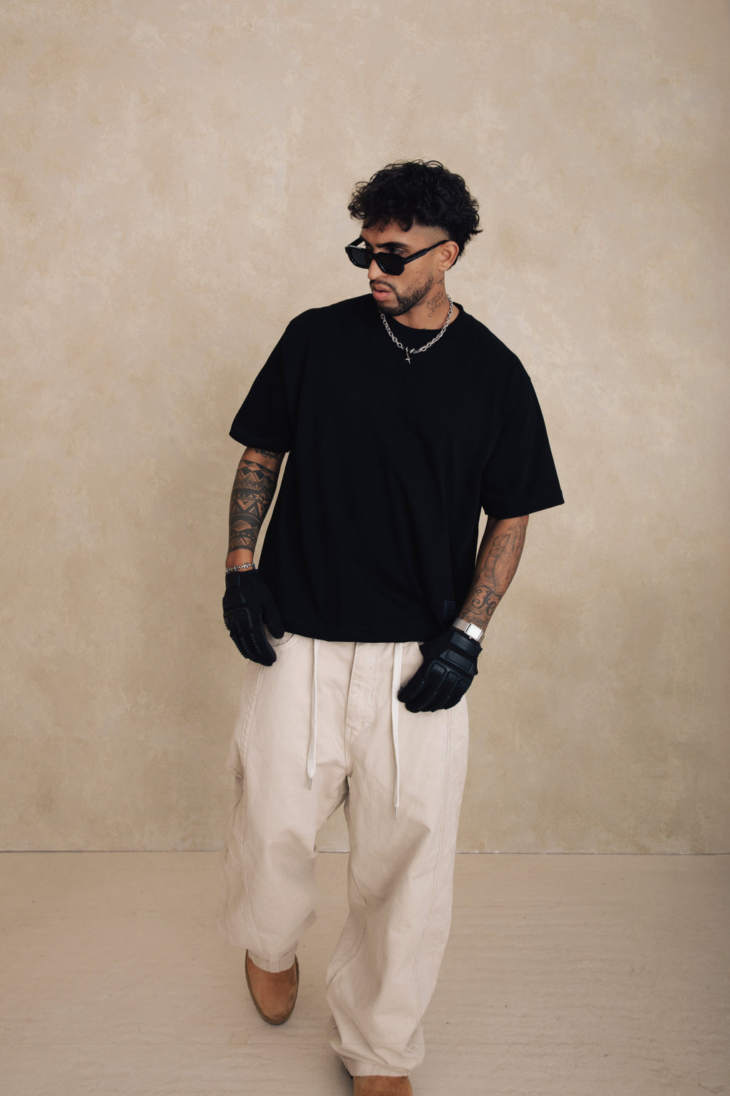 SUPPLY BLACK TEE