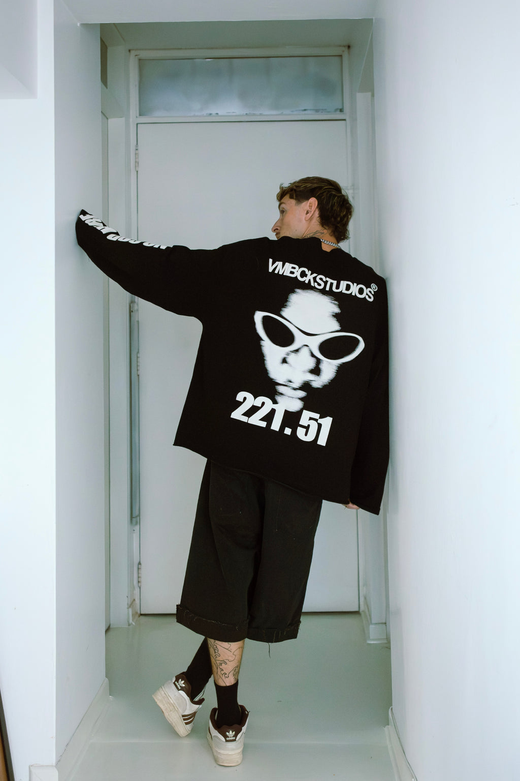 Longsleeve Mask Wanted