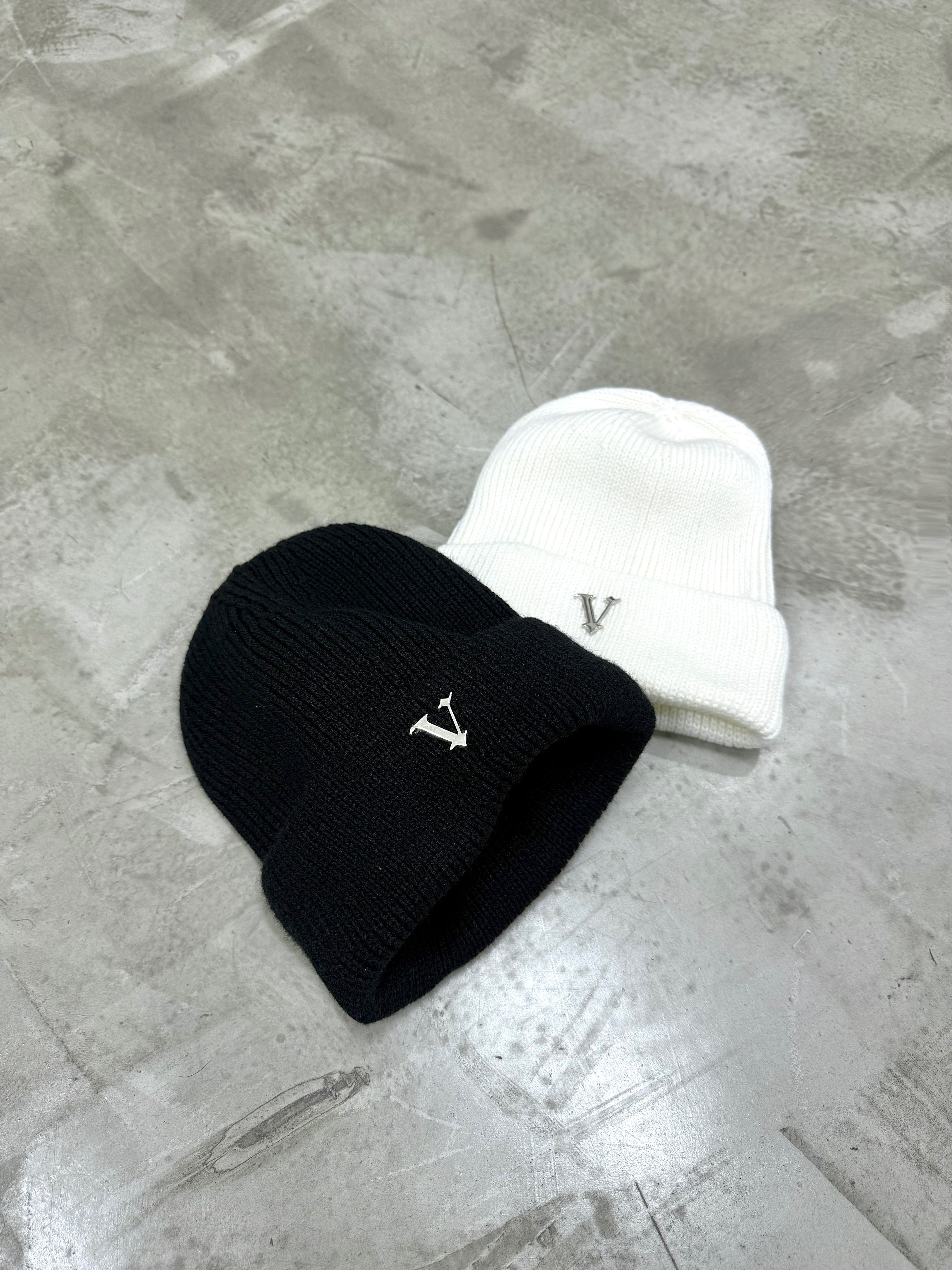 Beanie Yin Yang Leather Chrome